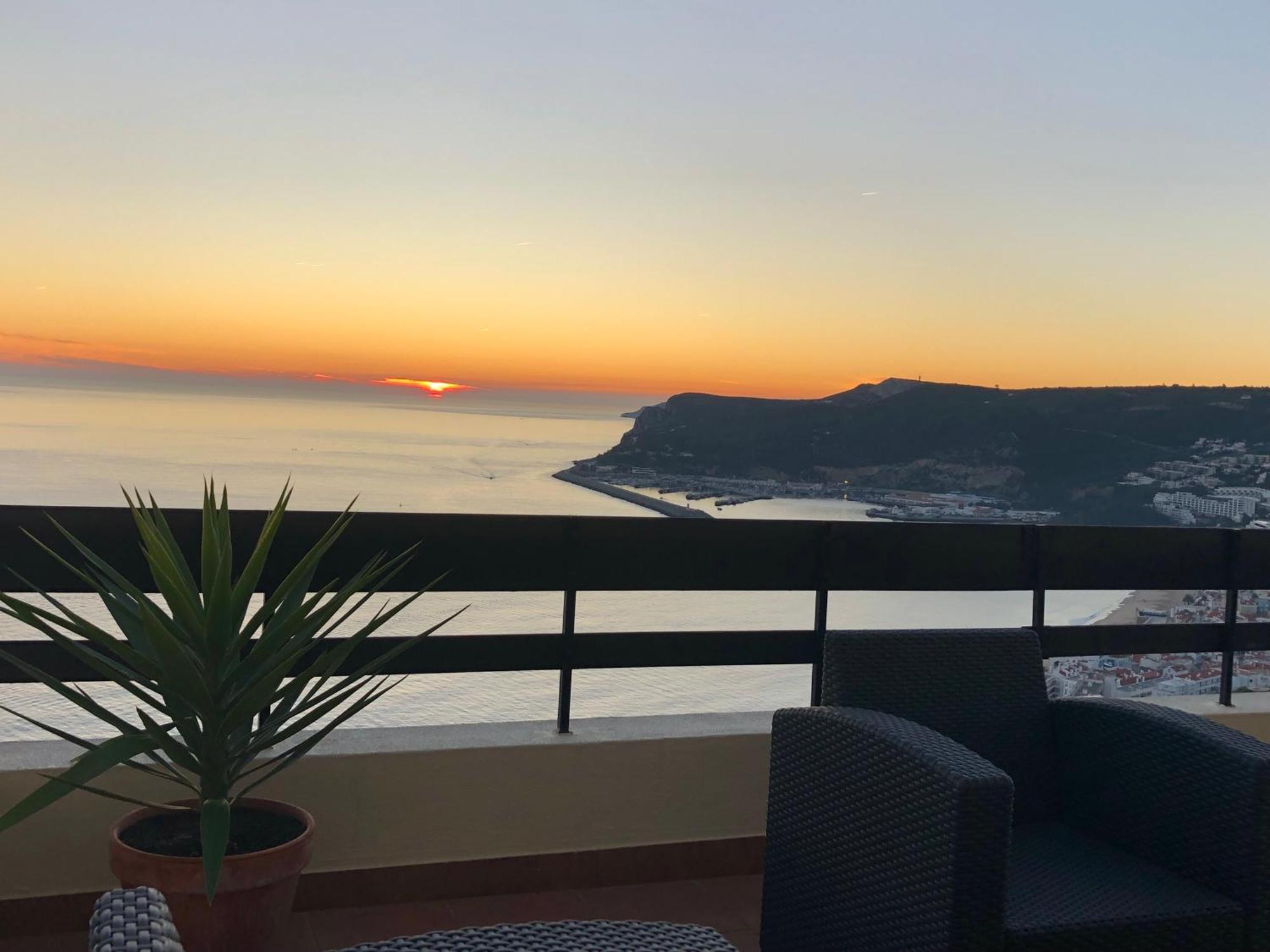 Apartment With A Stunning View Over Sesimbra Ngoại thất bức ảnh